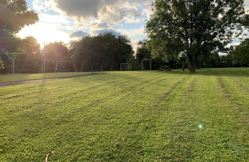 Skirpenbeck Cabaña | Morgan Cottage at 'This Is Not Here' With Hot Tub