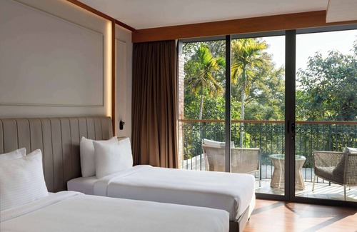 Krishnagiri Hotel | Morickap Lord's 83, Trademark Collection by Wyndham