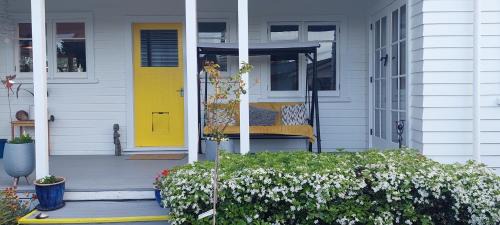 Tahunanui Cama Y Desayuno | Morning Bloom Cottage Bed and Breakfast