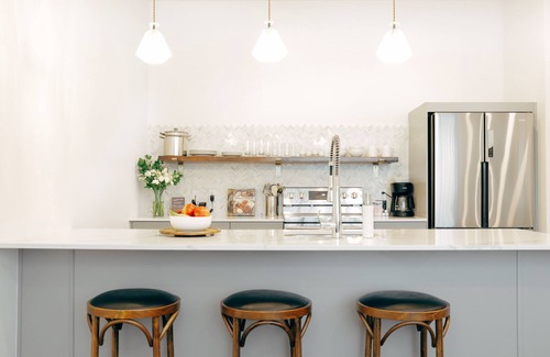 Dawson Apartamento | Most Chic 1BR King Suite in Dazzling SoCo New Construction w/ Trendy Coffee Shop