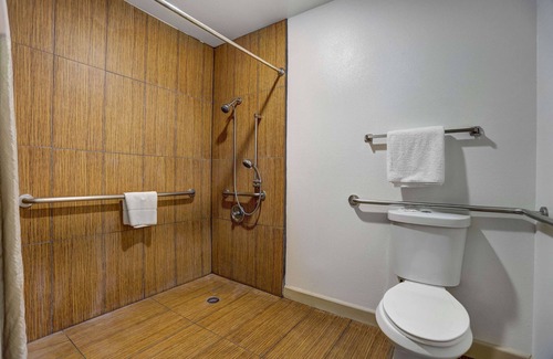 Cascade Hotel | Motel 6 Anderson, CA - Redding Airport