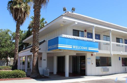 Coalinga Hotel | Motel 6-Coalinga, CA - East