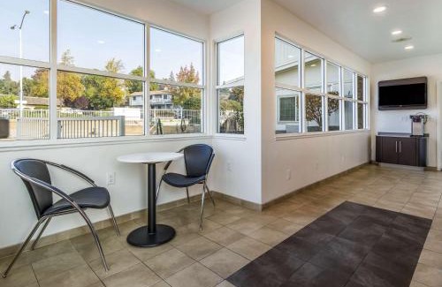 Concord Hotel | Motel 6-Concord, CA