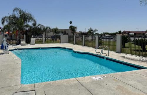 Delano Hotel | Motel 6-Delano, CA