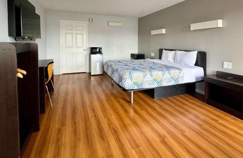 Delano Hotel | Motel 6-Delano, CA