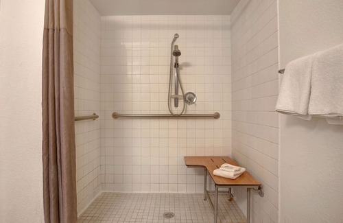 Gilroy Hotel | Motel 6 Gilroy, CA