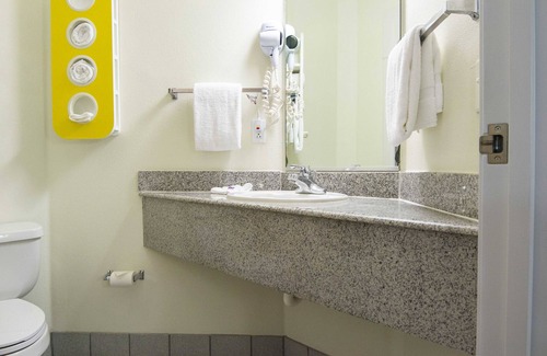 Las Cruces Hotel | Motel 6 Las Cruces, NM - Telshor