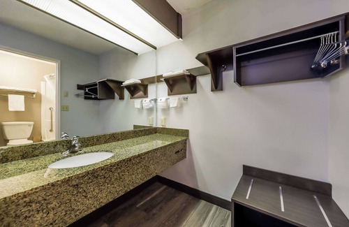 Foster - Powell Hotel | Motel 6 Portland, OR - Southeast