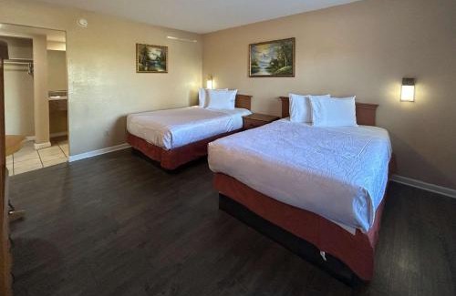 Selma Hotel | Motel 6 Selma, CA