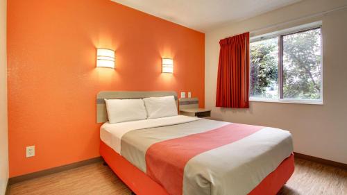 Springfield Hotel | Motel 6-Springfield, IL I-55 I-72