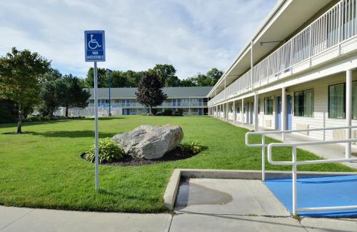 Tewksbury Hotel | Motel 6-Tewksbury, MA - Boston