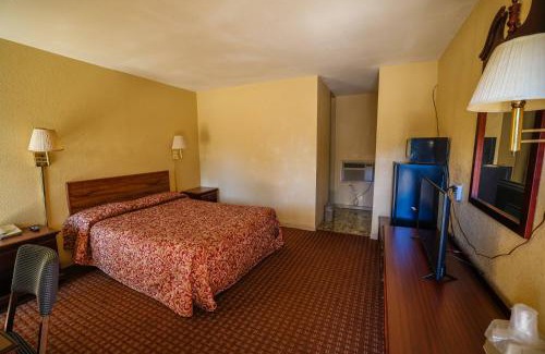 Marksville Hotel | Motel Masquerade