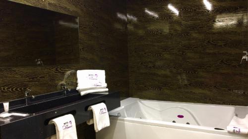 Meco Hotel | Motel Venus Madrid Norte