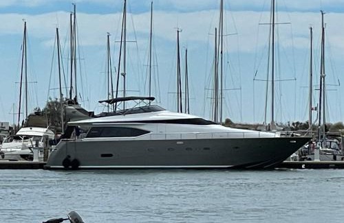 Barceloneta Alquiler De Eote | MotorYacht 21 avec équipage