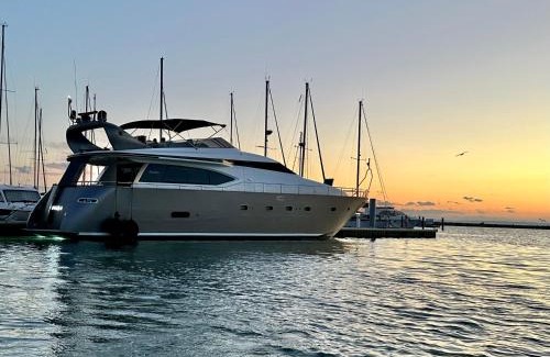 Barceloneta Alquiler De Eote | MotorYacht 21 avec équipage