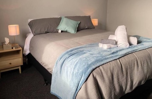 Bluff Villa | Motupōhue Base Holiday Home - 2 bedroom House