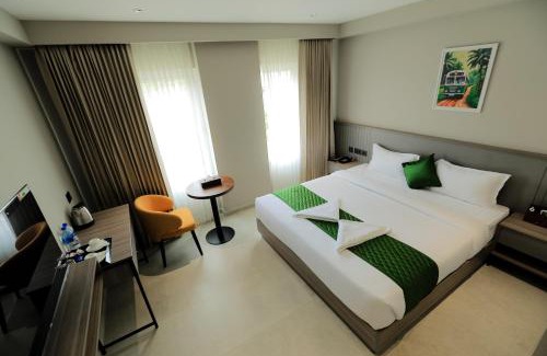 Sulthan Bathery Hotel | Mount Land