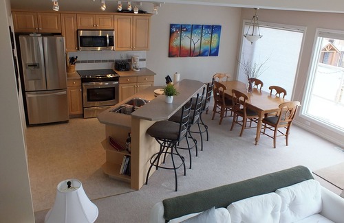 East Kootenay Condominio | Lujo Radium Condo 2200 Sq. Pie.