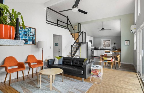 Gerton Chalet De Esquí | Mountain Chalet, Hot Tub, Grill, and Trails!