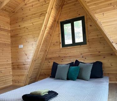 Arakapas Casa | Mountain Glamping Cabin With Kids Playground and Pool
