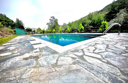 Arakapas Casa | Mountain Glamping Cabin With Kids Playground and Pool