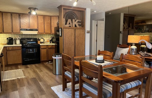 Hickory Casa | Mountain Mist Lake House - feels remote but close to everything!