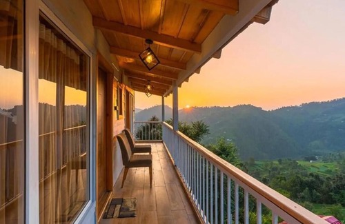 Kaul Villa | Mountain Retreat By Ebony Stays –Luxury Villa in Mukteshwar with Himalayan Views