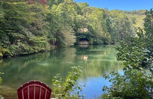 Blue Ridge Chalet De Esquí | Mountain Ridge Retreat Cozy Blue Ridge Cabin with Hot Tub