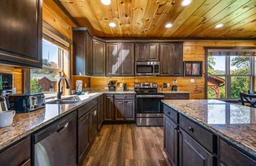 Gatlinburg Cabina | Mountain Skyy 3 Bedroom Cabin by RedAwning