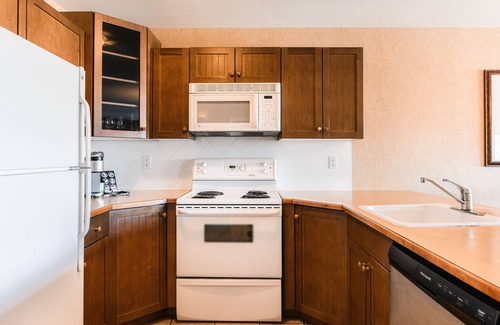 East Kootenay Hotel | Mountain View Resort and Suites at Fairmont Hot Springs