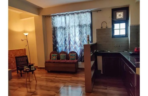 Shoghi Apartamento | Mountain View Homestay! 6-10 guest |Wifi, Parking