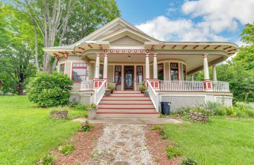 Napanoch Casa | Mountain View Victorian with Convenient Location and Lots of Space tp Play farmhouse