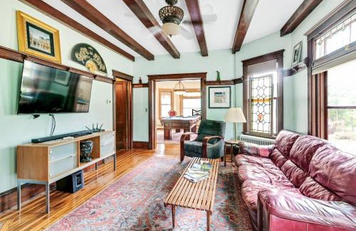 Napanoch Casa | Mountain View Victorian with Convenient Location and Lots of Space tp Play farmhouse