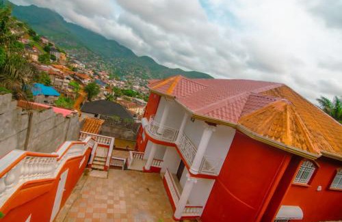 Freetown Casa | Mountain View Villa Guest House