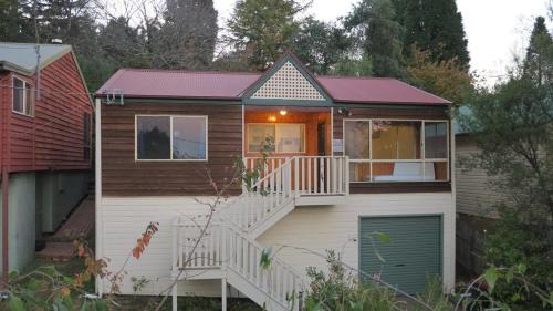 Blackheath Casa | Mountain Views Cedar Cottage