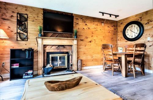 Chalet Village Apartamento | Mountain Villa Magnificent Views - 2 Pools, Fireplace & Hot Tub