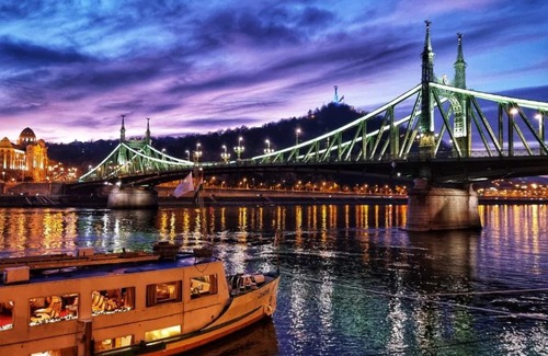 Vienna Alquiler De Eote | Ms Diana Hotel - Cruises