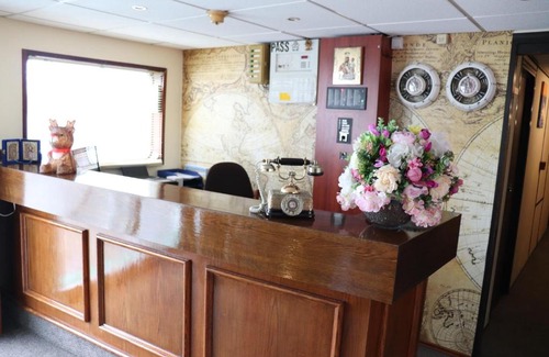 Vienna Alquiler De Eote | Ms Diana Hotel - Cruises