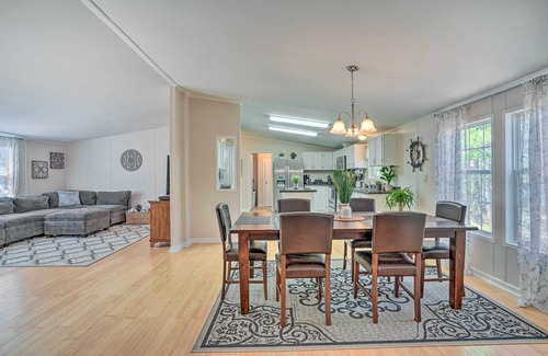 Mount Pleasant Casa | Mt Pleasant Retreat w/ Grill: 10 Mi to Beach