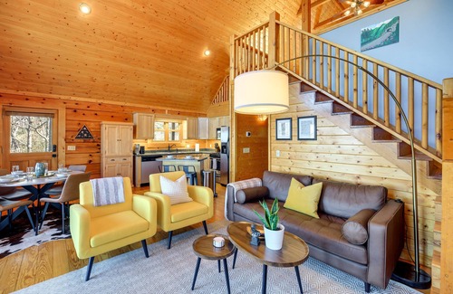 Sparta Cabina | Mtn-View Blue Ridge Cabin on Over 2 Acres!