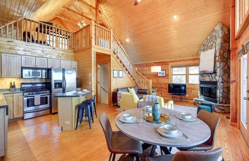 Sparta Cabina | Mtn-View Blue Ridge Cabin on Over 2 Acres!