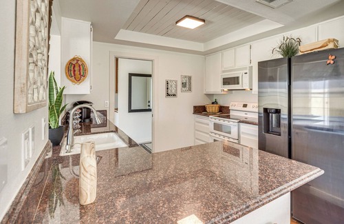 Palm Desert Casa | Mtn-View Getaway w/ Pool: 4 Mi to Dtwn Palm Desert