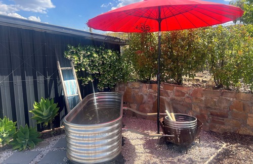 Collingwood Casa | MUDGEE - expansive views, complete privacy, dog friendly holiday cottage