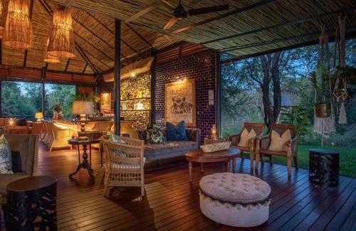 Livingstone Cabina | Mukwa River Lodge