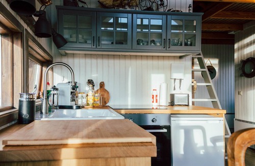 Borgarnes Cabina | Múlakot 2 -Cabina en una hermosa ubicación con impresionantes vistas desde el porche