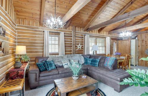 Unaka Casa | Murphy Cabin with Views Less Than 1 Mi to Hiwassee Lake!