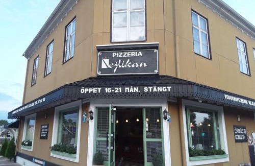 Eskilstuna Apartamento | Mysig takvåning med balkong