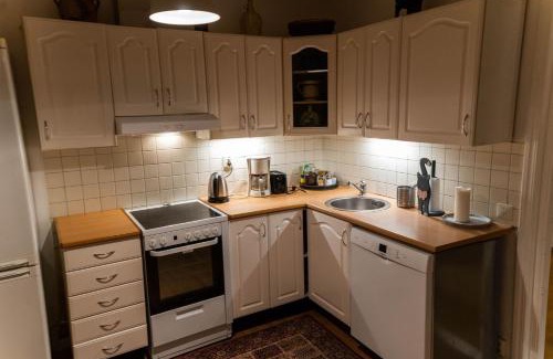 Eskilstuna Apartamento | Mysig takvåning med balkong