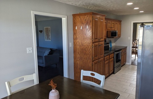 Jackson Casa | N. Jackson 3BR Oasis - Walk to Stores & Food