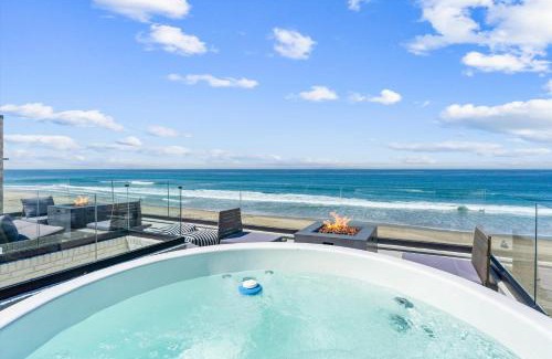 Mission Beach Casa | N Oceanfront Masterpiece with Rooftop & Hot Tub